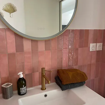 Apartment Rez De Jardin De Hyeres