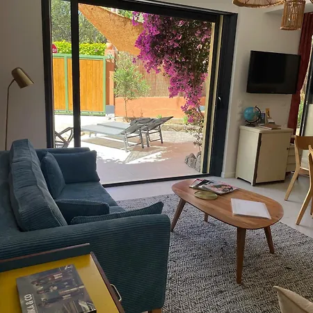 Apartamento Rez De Jardin De *